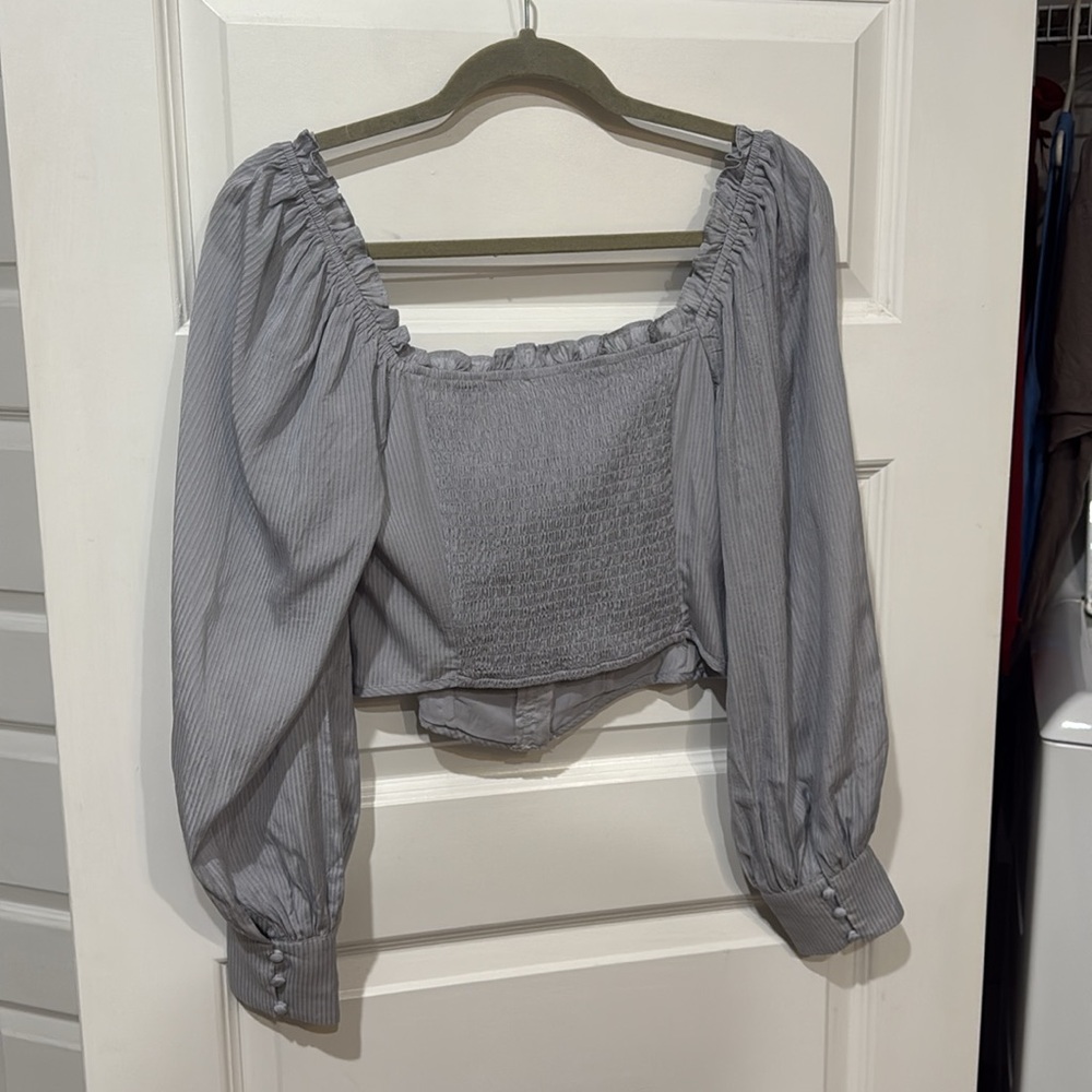 Astr Amber Puff Sleeve Smocked Blouse NWT - Picture 5 of 7